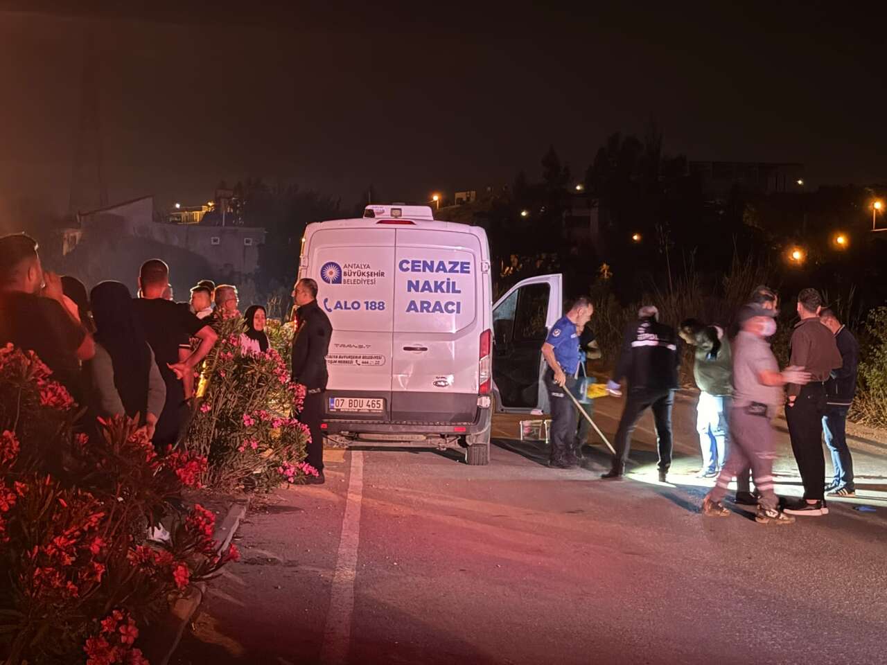Sokak ortasında katliam! 3 arkadaş öldürüldü 8
